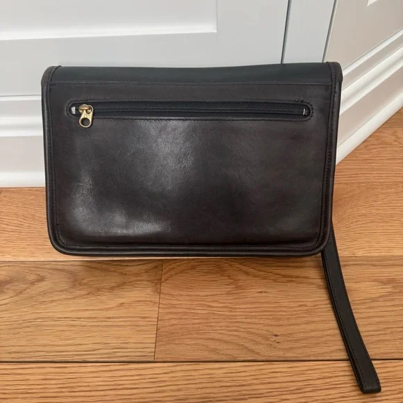 Vintage Coach Turnlock Clutch 9832, Black Leather Unisex